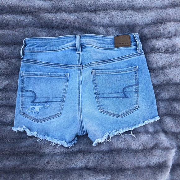 AE Shorts - Picture 3 of 4